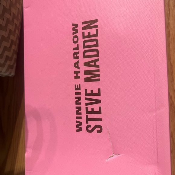 Steve Madden Winnie Harlow Woman’s Pumps - Picture 5 of 5